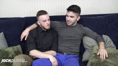 JockPussy - Scruffy jock top barebacks sexy trans bottom boy - 4 image