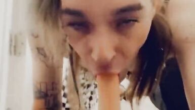 Gorgeous Rocker Rave Girl Sucking - 9 image