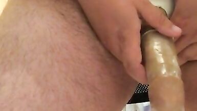 Trans ftm pisse dans une capote avec un stp - 14 image