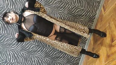 Sexy leopard coat on sexy girl with high heels boots - 5 image