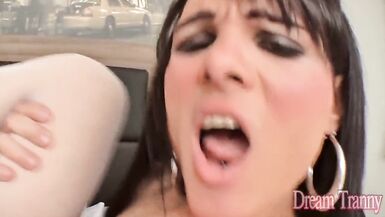 Tranny Gabrielly Dumont Gets Her Tight Asshole Fucked Deep - 12 image