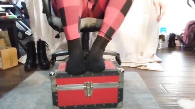 Watch this sissy teasing her dildo with her feet till she can't take it and has to sit on it! - 4 image
