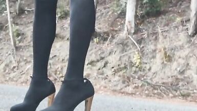 Cuash fetish to trample a stuffed animal in outdoor heel transvestite - 5 image