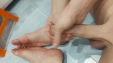 masturbate dick on my feet - 2 image