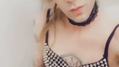 Gorgeous Trans Loves Showing Off Her Body - 11 image