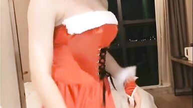 Happy belated ladyboy xmss wank and cumshot - 9 image