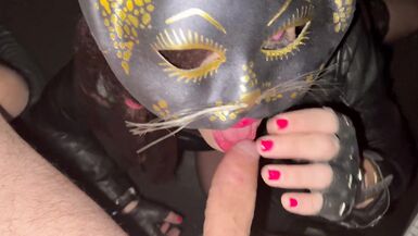 Lucia Martinez Trav regina del pompino fa godere e sborrare un giovane porco italiano! - 14 image