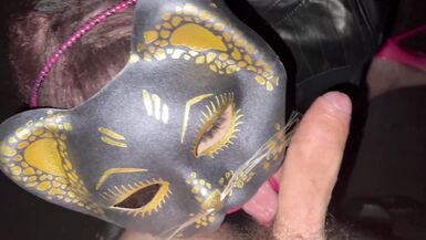 Lucia Martinez Trav regina del pompino fa godere e sborrare un giovane porco italiano! - 2 image