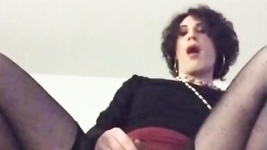 Beautiful italian crossdresser play with big dildo - 5 image