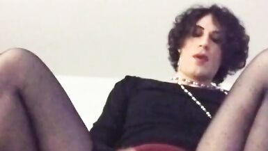 Beautiful italian crossdresser play with big dildo - 6 image