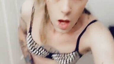 Tranny Goddess Loves To Stroke Herself - 13 image