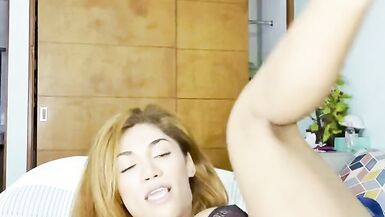 Kinky shemale cumming with 10 inch dildo insaid her ass - 15 image