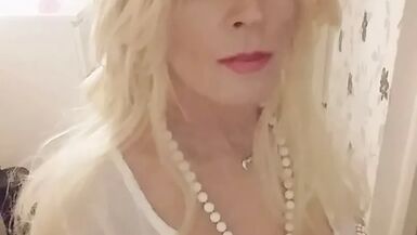 MissRose TS Gorgeous Skinny Swedish Shemale Milf Posing - 1 image