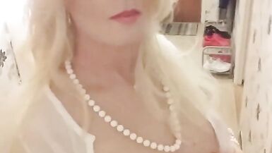 MissRose TS Gorgeous Skinny Swedish Shemale Milf Posing