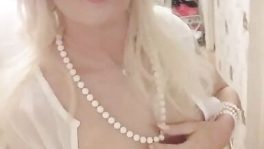 MissRose TS Gorgeous Skinny Swedish Shemale Milf Posing - 6 image