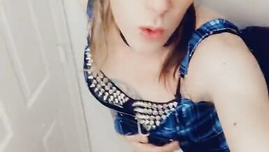 Gorgeous Tranny Loves Showing Her Clitty - 13 image