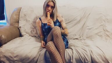 TS Bombshell wants to suck Dick - 15 image