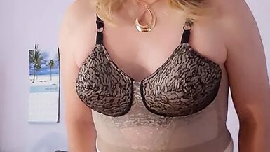 Cum see Mommy Vicki! - 1 image