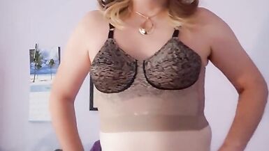 Cum see Mommy Vicki! - 10 image