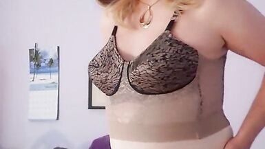 Cum see Mommy Vicki! - 6 image