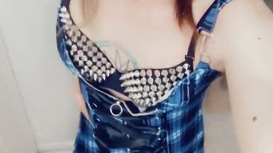 Shemale Baddie Loves Showing Her Body