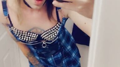 Shemale Baddie Loves Showing Her Body - 3 image