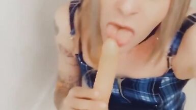 Beautiful Tgirl puts on a show - 15 image