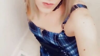 Beautiful Tgirl puts on a show - 2 image