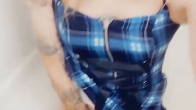 Beautiful Tgirl puts on a show - 6 image