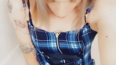 She Loves To Finger Herself - 10 image