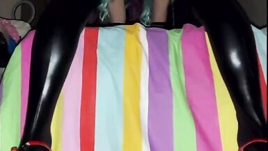 ZZ downunda shaking her tailfeather hehe - 13 image