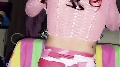 Flaunt it shake what ya mumma gave you hehe ok - 6 image