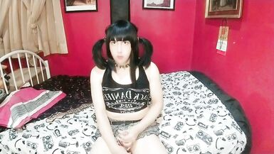 transgender masturbating on her bed - 14 image