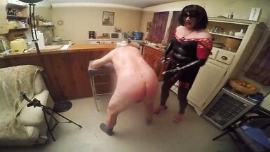 old slave whipped by latex shemale - 9 image