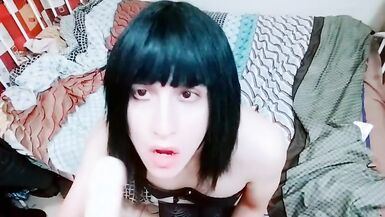 latina crossdresser masturbating