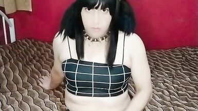 shemale masturbating on bed - 15 image