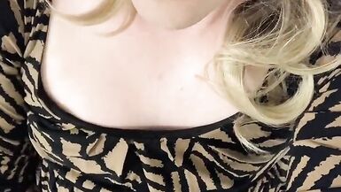 Blondy Bells hurting for a squirting - 9 image