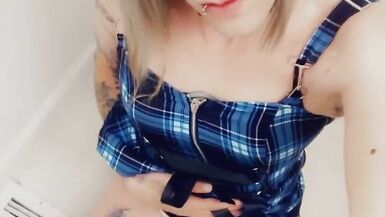 Beautiful Tgirl Puts on a sexy show - 10 image