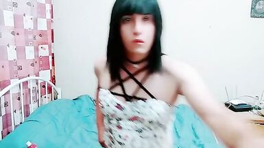crossdresser masturbation8