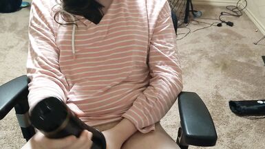 Tgirl edges for thirty mintues until mind melting orgasm - 15 image