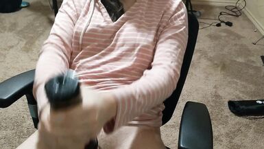 Tgirl edges for thirty mintues until mind melting orgasm - 6 image