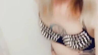 Pretty Tranny is a Horny Slut - 5 image