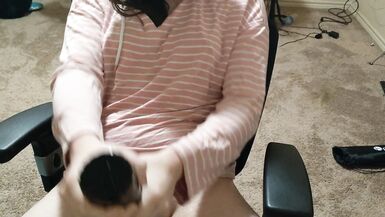 tgirl edges with fleshlight - 4 image