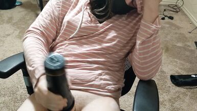 tgirl edges with fleshlight - 7 image