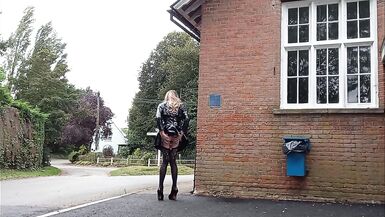 Tranny Roadside Wanking - 10 image