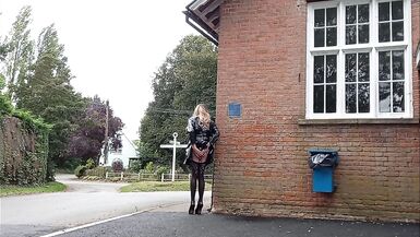 Tranny Roadside Wanking - 11 image