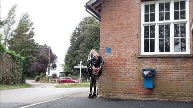 Tranny Roadside Wanking - 13 image