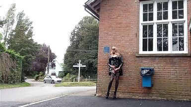 Tranny Roadside Wanking - 14 image