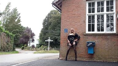 Tranny Roadside Wanking - 3 image