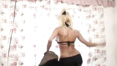 Pipoca Dotada Transex Dando o Cuzinho Pro Rubens - 4 image